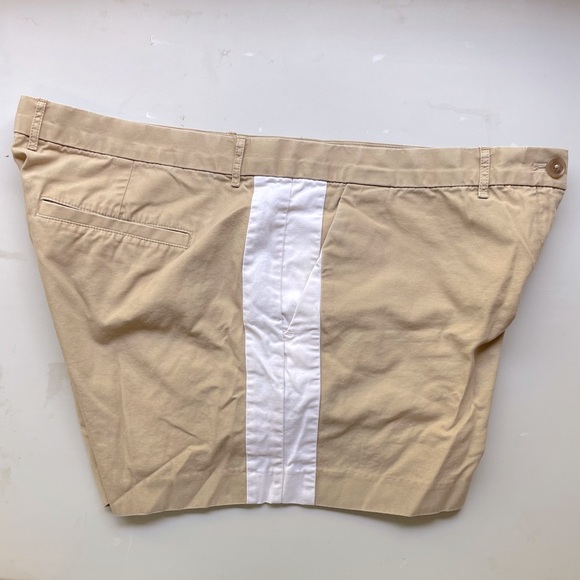 GAP Women’s Khaki Shorts with White Side Stripe - Picture 4 of 6
